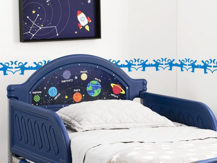 No hay imagen establecida Cenefas astronautas y lunas color azul olímpico | Cenefas para pared | Cenefa adhesiva infantil